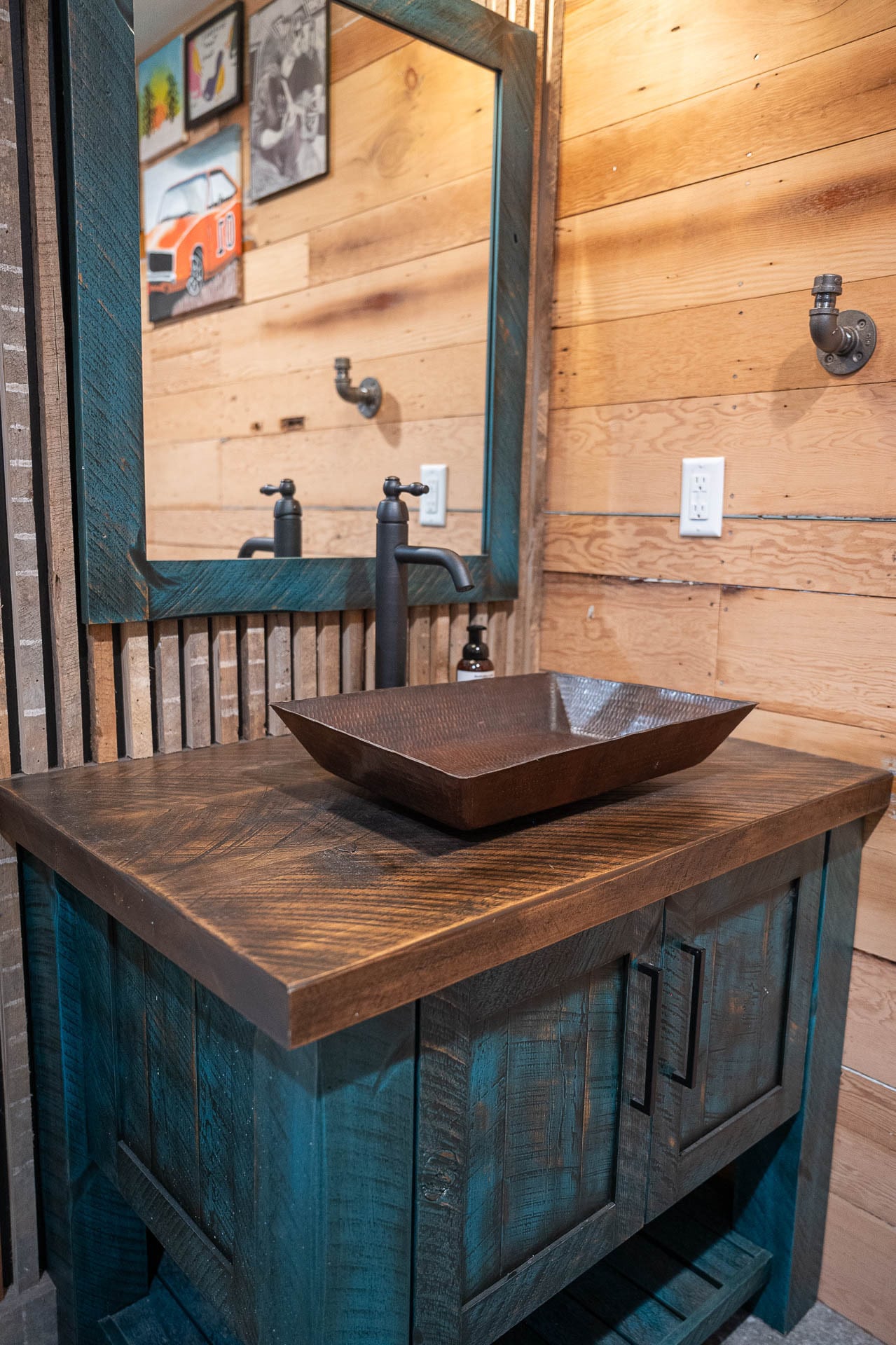 custom bathroom cabinets